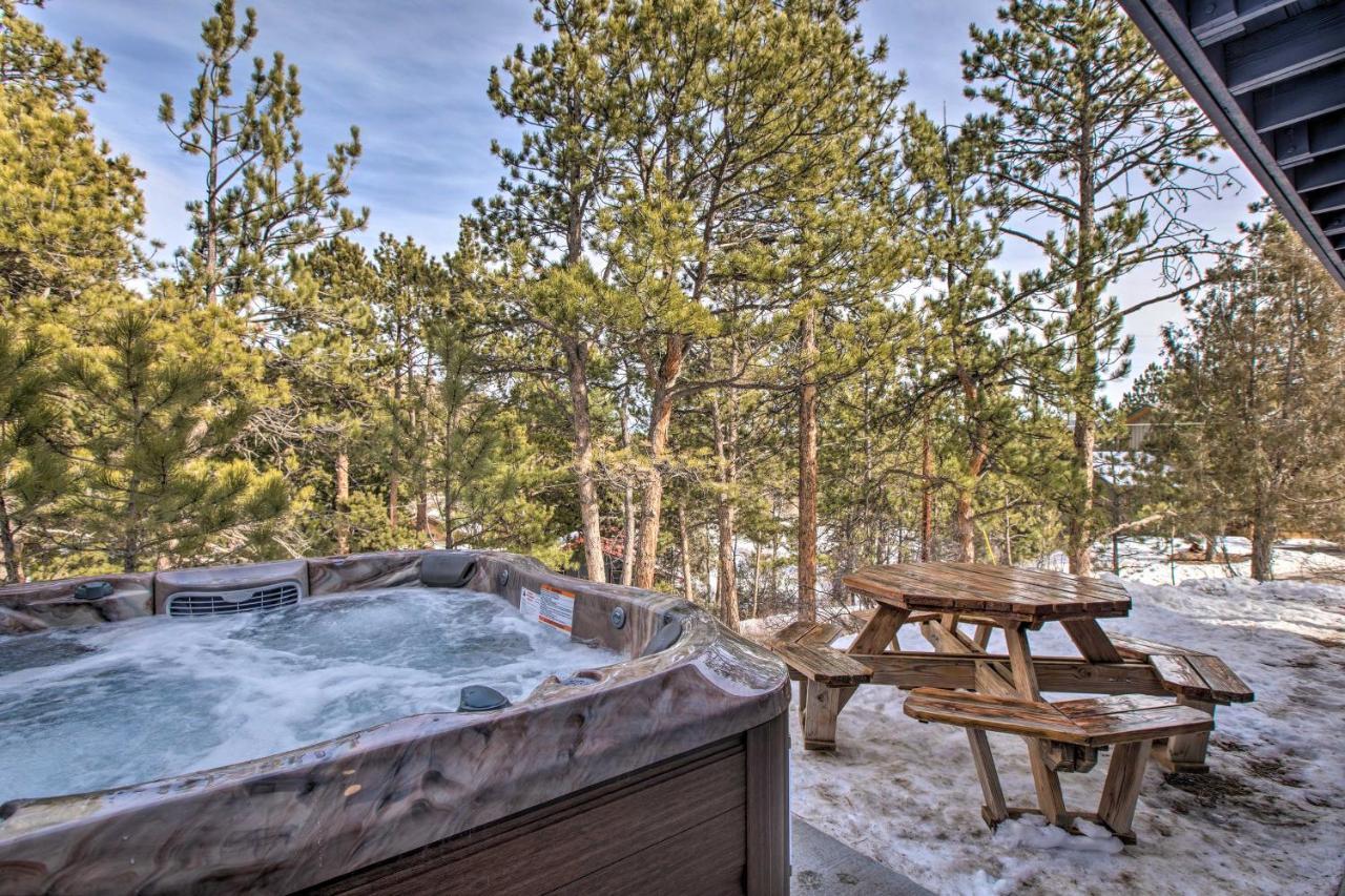 Luxe Updated Home With Grill And Hot Tub 4 Mi To Rmnp Estes Park Eksteriør billede